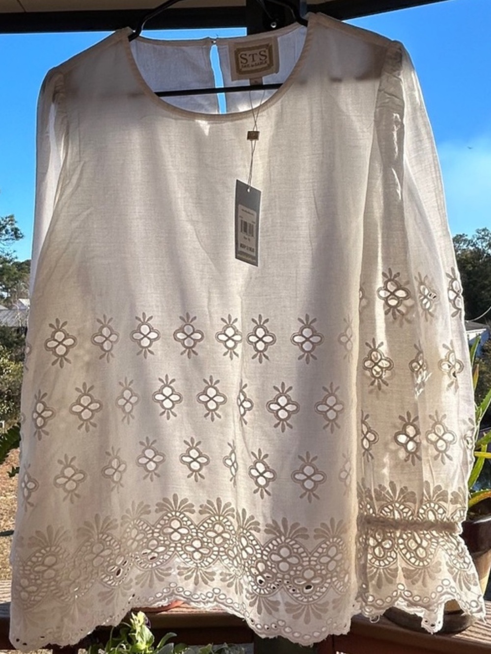 Sail to Sable Laced Eyelet with Unique Embroidery Over-Lay Top-Size XL NWT